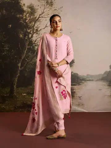Dresses & Kurtis, Campaign photography by CPH Studio, photograph 1