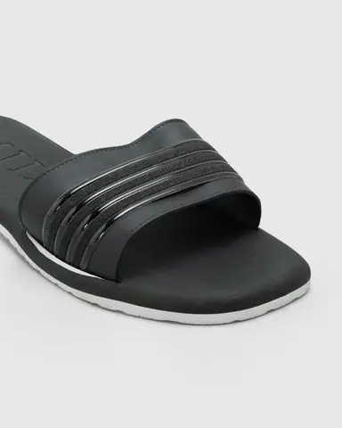 Product, Footwear, Slippers photography by CPH Studio, photograph 12