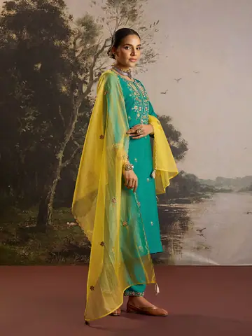 Dresses & Kurtis, Campaign photography by CPH Studio, photograph 23
