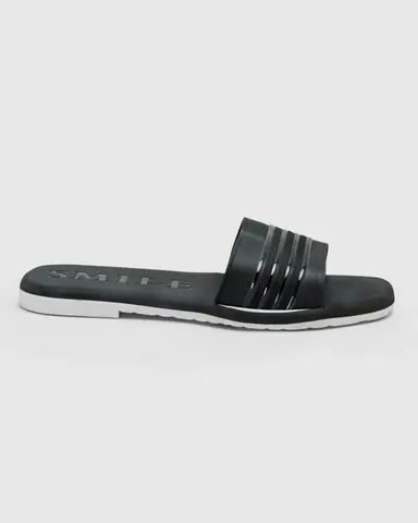 Product, Footwear, Slippers photography by CPH Studio, photograph 11