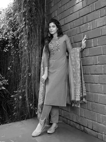 Dresses & Kurtis, Outdoor photography by CPH Studio, photograph 44