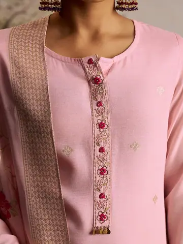 Dresses & Kurtis, Campaign photography by CPH Studio, photograph 17