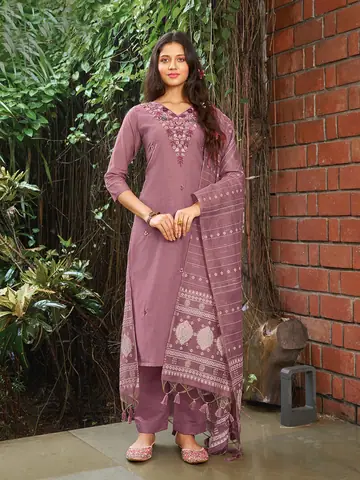 Dresses & Kurtis, Outdoor photography by CPH Studio, photograph 3