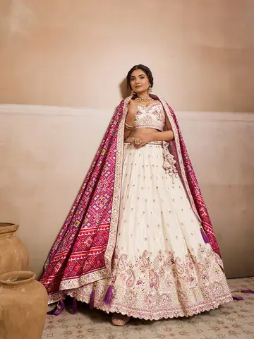 Lehenga, Uber Premium photography by CPH Studio, photograph 8
