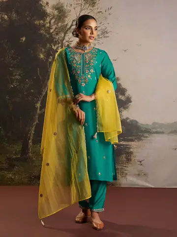Dresses & Kurtis, Campaign photography by CPH Studio, photograph 20