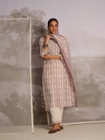 Dresses & Kurtis, Campaign photography by CPH Studio, photograph 6