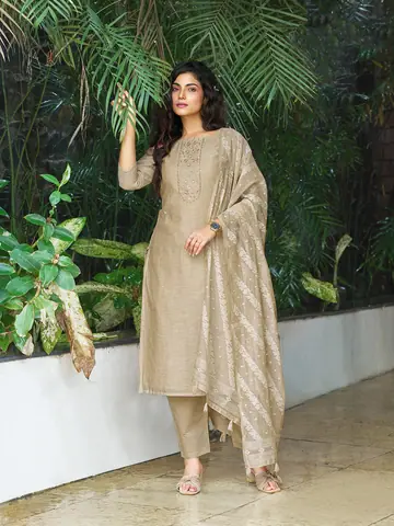 Dresses & Kurtis, Outdoor photography by CPH Studio, photograph 11