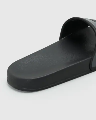 Product, Footwear, Slippers photography by CPH Studio, photograph 7