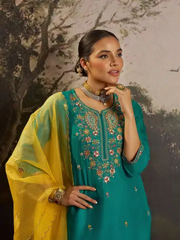 Dresses & Kurtis, Campaign photography by CPH Studio, photograph 26