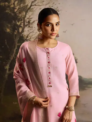 Dresses & Kurtis, Campaign photography by CPH Studio, photograph 15