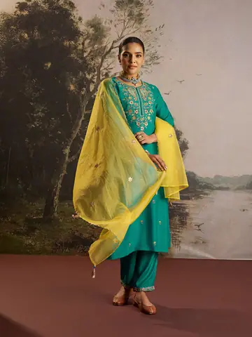 Dresses & Kurtis, Campaign photography by CPH Studio, photograph 21