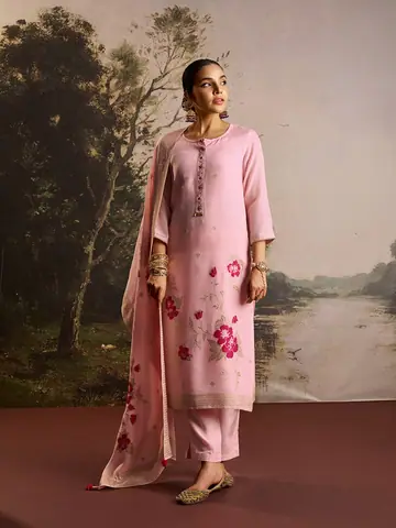 Dresses & Kurtis, Campaign photography by CPH Studio, photograph 13