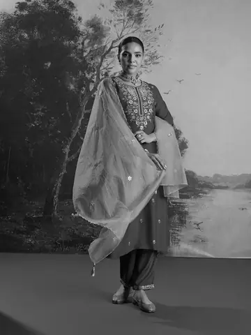 Dresses & Kurtis, Campaign photography by CPH Studio, photograph 30