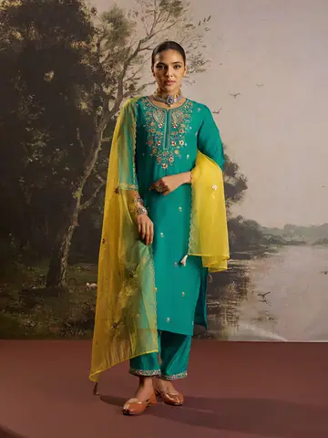 Dresses & Kurtis, Campaign photography by CPH Studio, photograph 19