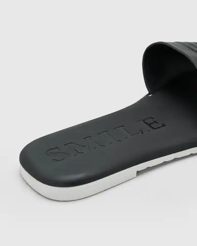 Product, Footwear, Slippers photography by CPH Studio, photograph 13